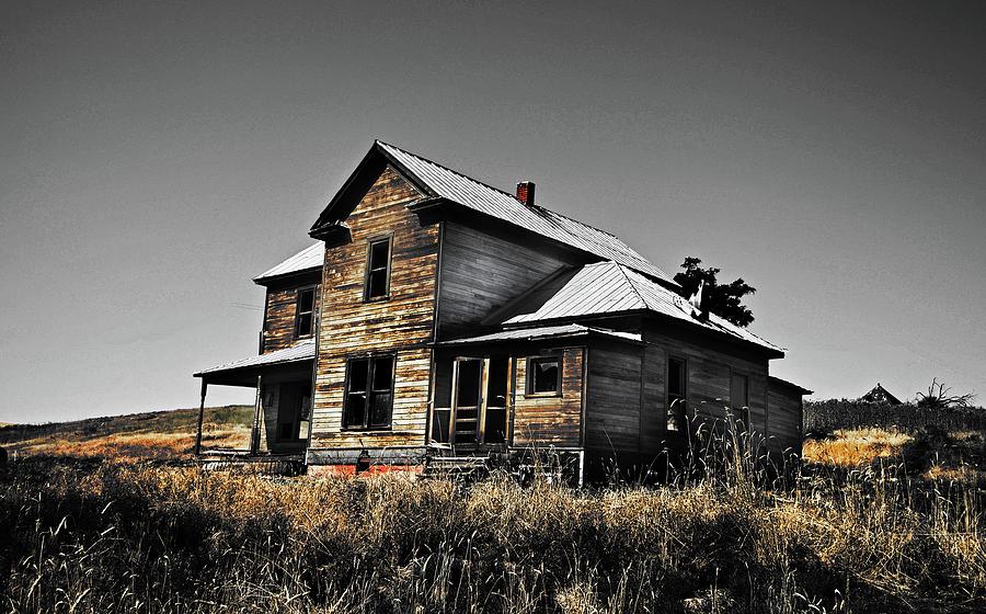 Homestead In Central Oregon  Digital Art by Fred Loring