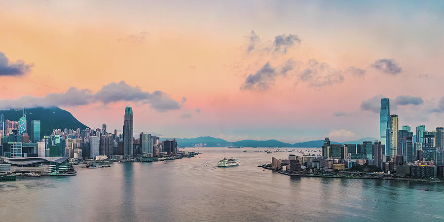 Hong Kong Photograph - Hong Kong 20 by Tom Uhlenberg
