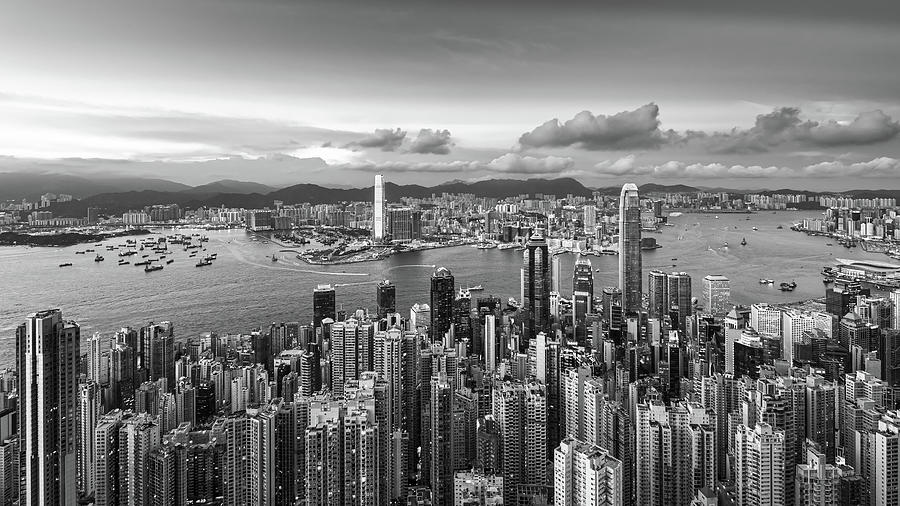 Hong Kong Photograph - Hong Kong 40 by Tom Uhlenberg