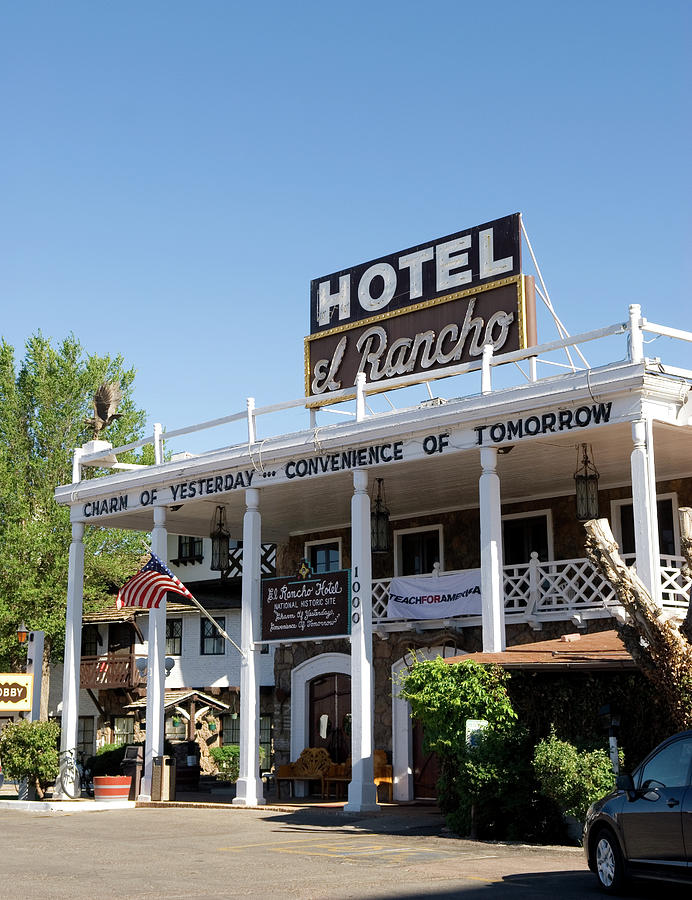 Hotel El Rancho Gallup New Mexico Photograph by Bob Pardue