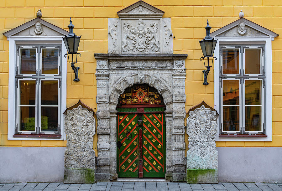 Tallinn Photograph - House of Blackheads by Darren White