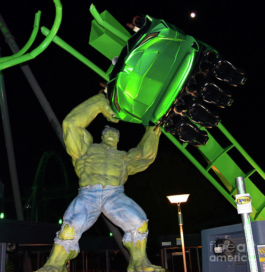 Hulk Coaster Entrance Photograph