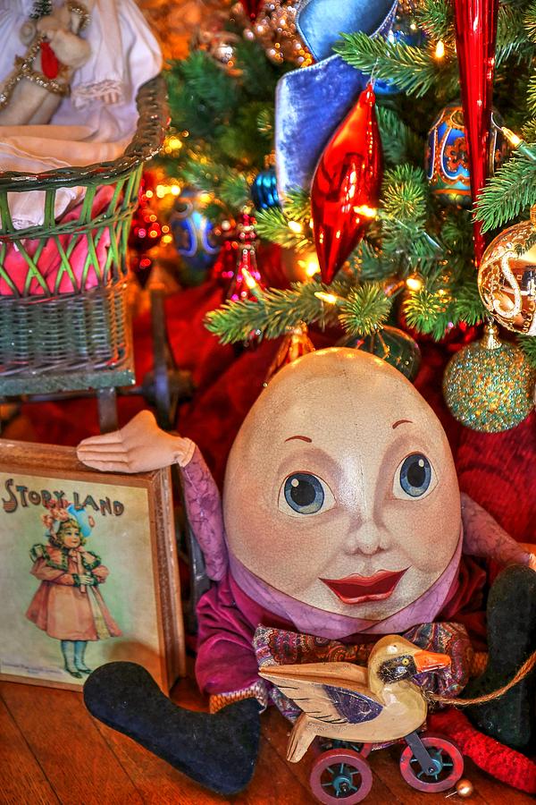 Humpty Dumpty Holiday Card Photograph by Carol Montoya