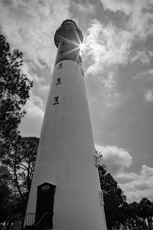 Hunting Island Lighthouse with Sunburst Photograph by Cindy Robinson
