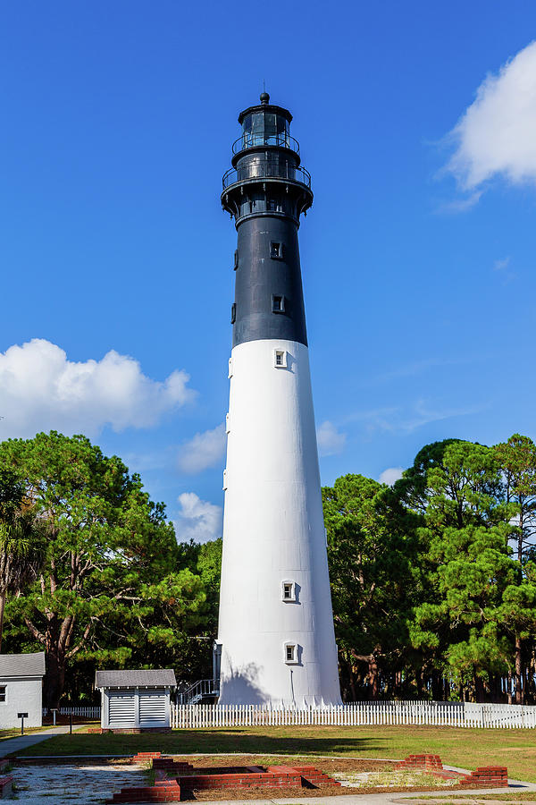 Hunting Island State Park Lighthouse Photograph by Charles Hite