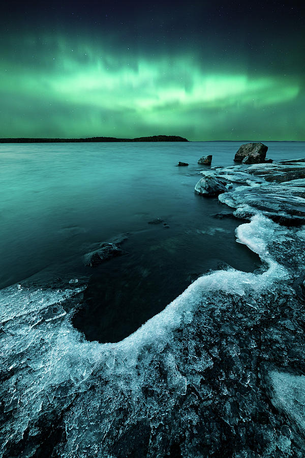 Parametre Tap Engager Ice on the lake shore and northern lights landscape Photograph by Juhani  Viitanen - Fine Art America