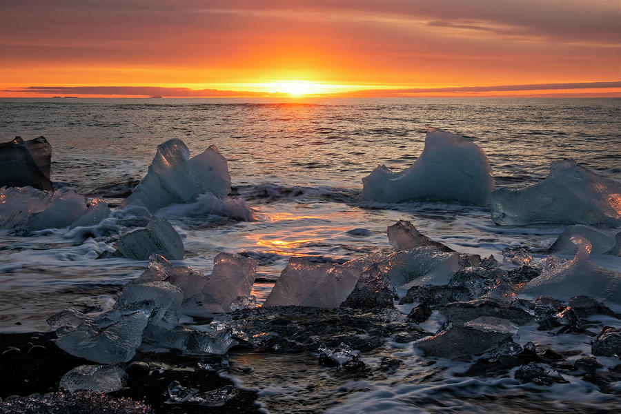 Icebergs on Diamond Beach Photograph by Catherine Reading