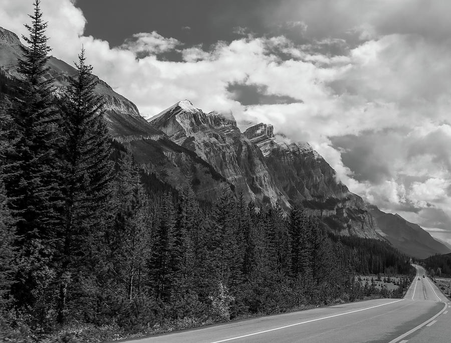 Icefields Parkway Road Photograph by Dan Sproul