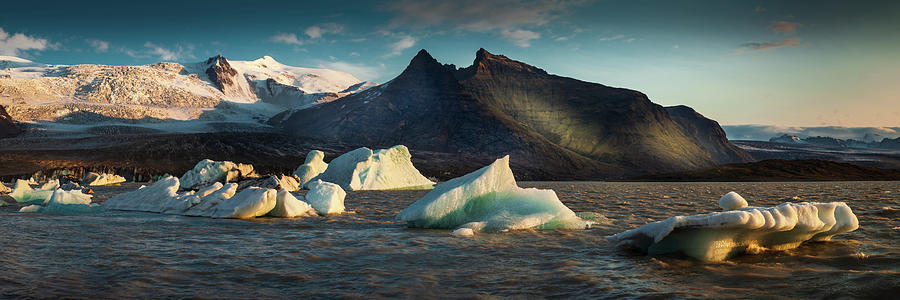 Fjallsarlon Photograph - Iceland Panorama #2 by Peter OReilly