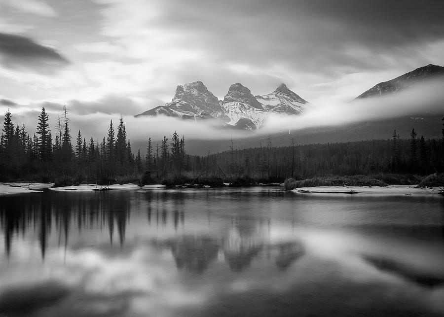 Black and White Long Exposure Sunrise Shot of Iconic Three Sisters ...