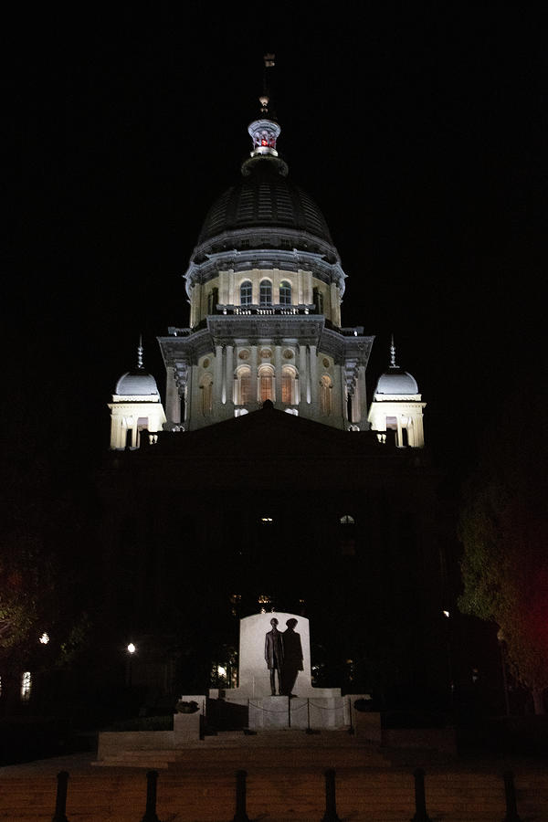 Illinois State Capitol Building In Sprigfield Illinois At Night