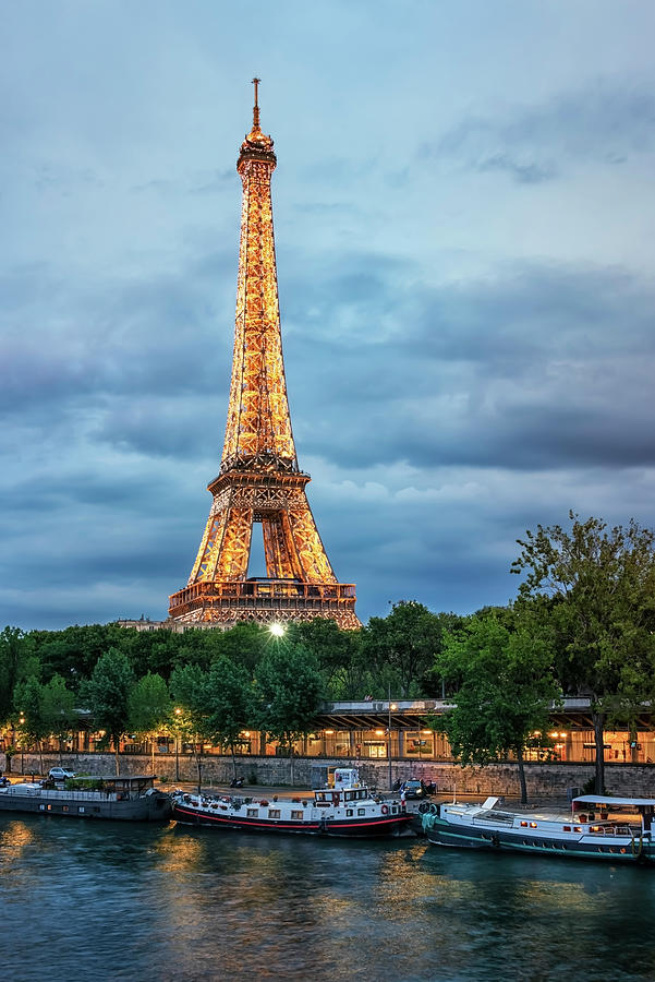 Illuminated Eiffel Photograph