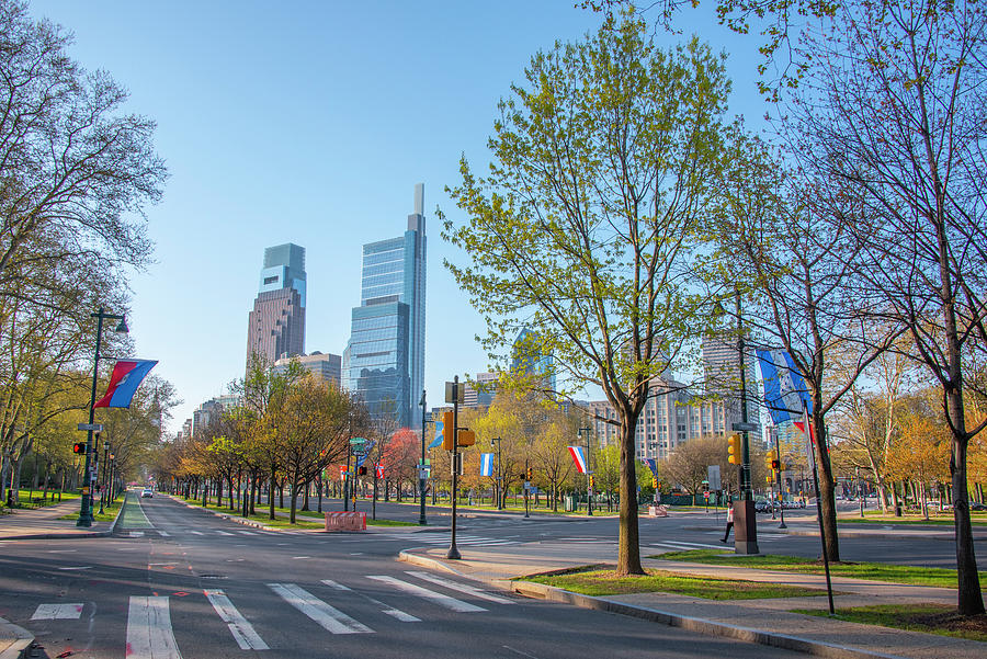 In the Spring on the Parkway - Philadelphia Pennsylvania Photograph by Bill Cannon