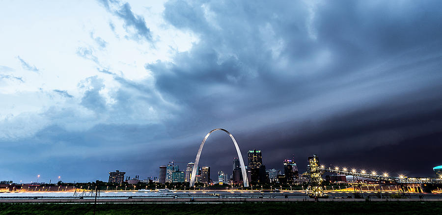 Incoming At The Arch Photograph by Marcus Hustedde