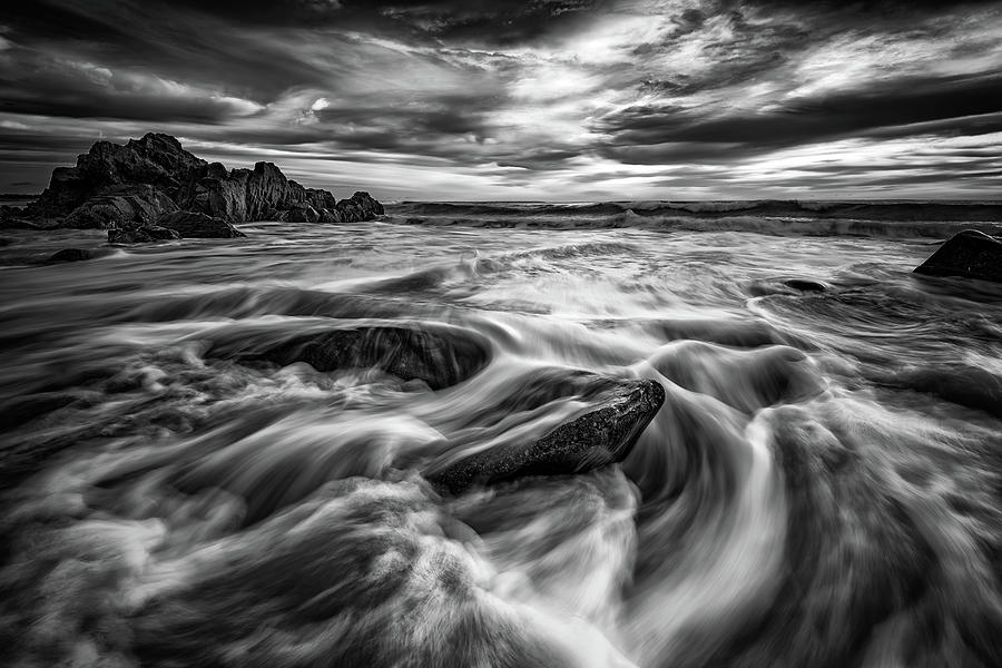 Black And White Photograph - Incoming Tide in Ogunquit Black and White by Rick Berk
