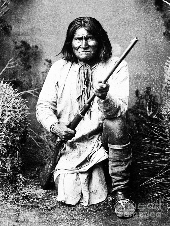 Indian American Natives Apache Chief Geronimo Historical Vintage Mixed