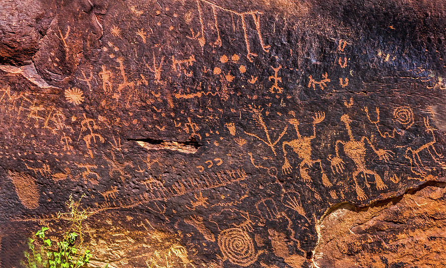 Indian Petroglyphs Newspaper Rock Petrified Forest National Park ...