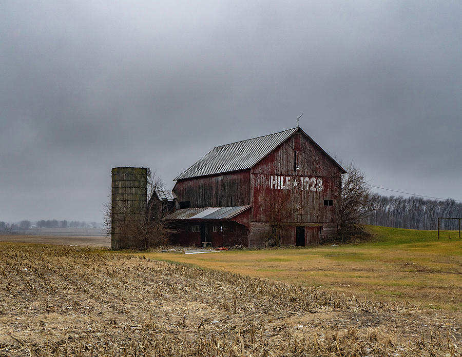 Landscape Photograph - Indiana Barn #101 by Scott Smith Landscape Photograph - Indiana Barn #101 by Scott Smith