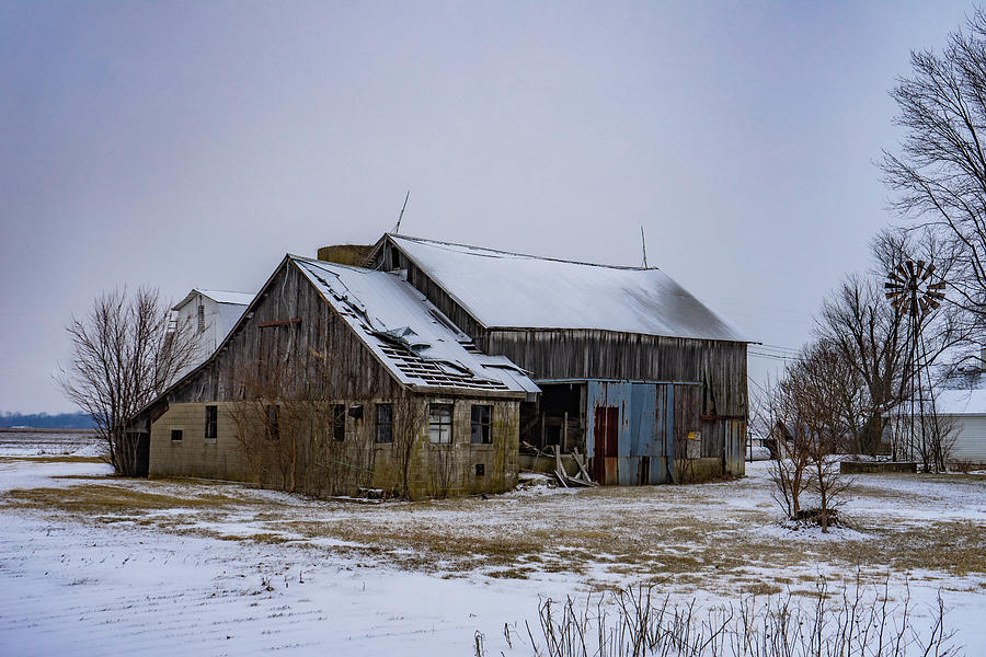 Winter Photograph - Indiana Barn #236 by Scott Smith