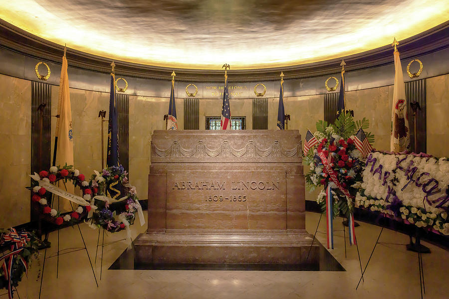 Inside Lincolns Tomb - Burial Chamber Photograph by Susan Rissi Tregoning