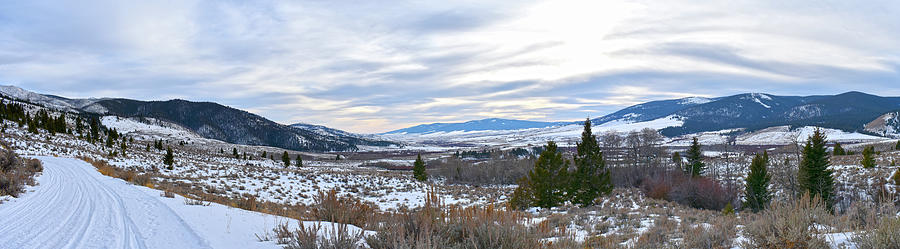 Into the valley below by Jason Bohannon Into the valley below by Jason Bohannon