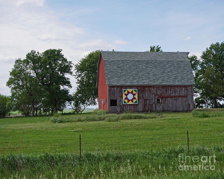 Iowa Quilt Barn Photograph by Kathy M Krause