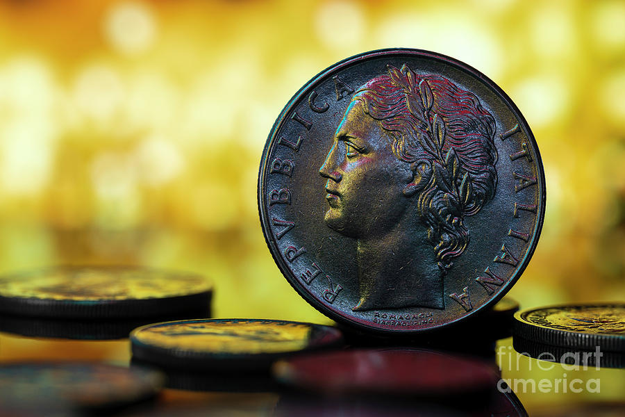 Italian One Hundred Lire Coin 1981 Obverse Macro Close Up Photograph by Pablo Avanzini