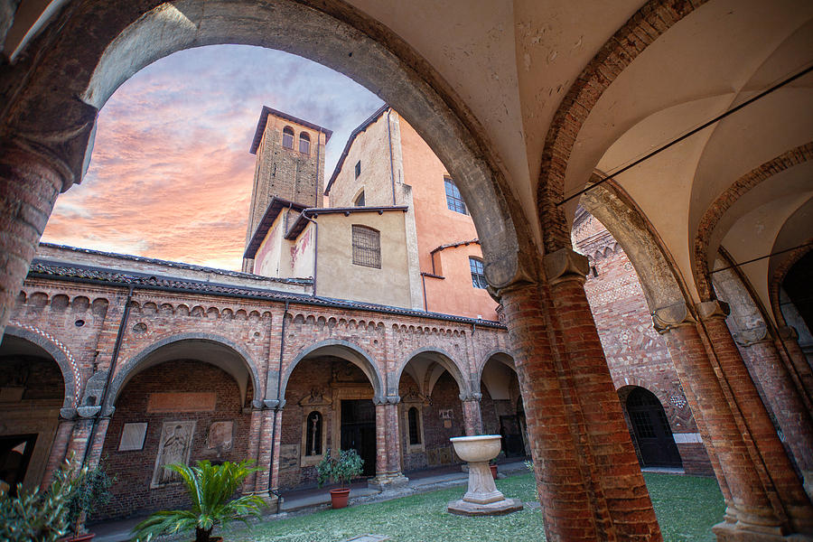 Italy Courtyard Photograph by Al Hurley