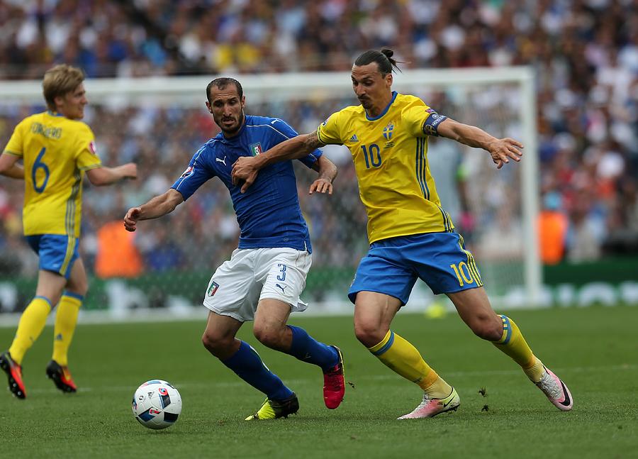 Italy v Sweden - Euro 2016 Photograph by Anadolu Agency Italy v Sweden - Euro 2016 Photograph by Anadolu Agency