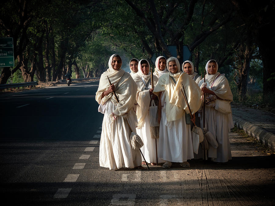 Jain nuns in Gujarat. Photograph by Usha Peddamatham