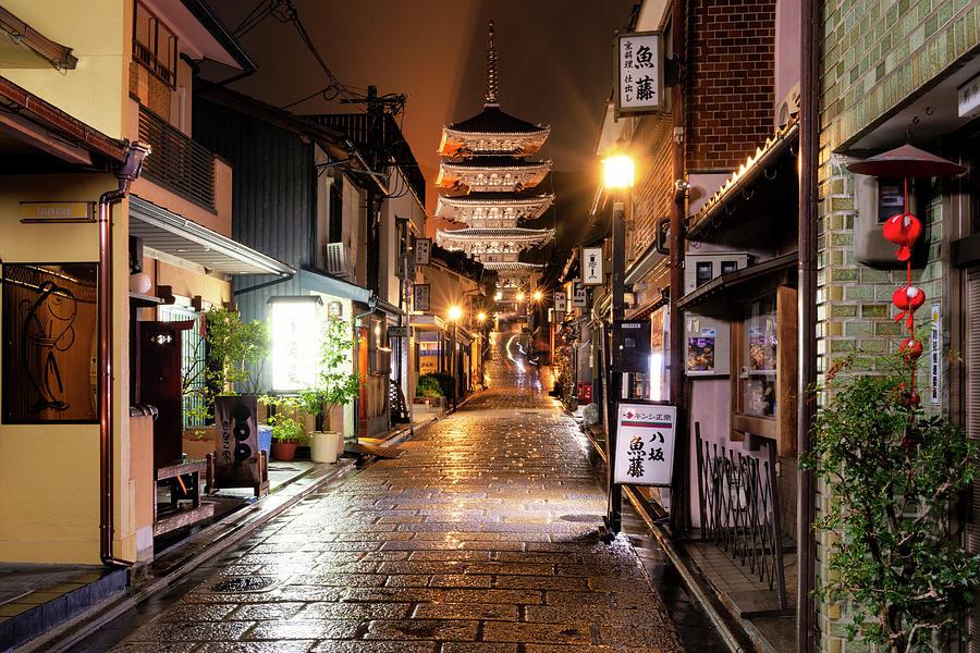 Japan Rising Sun Collection - Sannen Zaka Street Kyoto Photograph by Philippe HUGONNARD