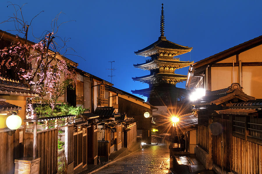 Japan Rising Sun Collection - Yasaka Pagoda Kyoto Photograph by Philippe HUGONNARD