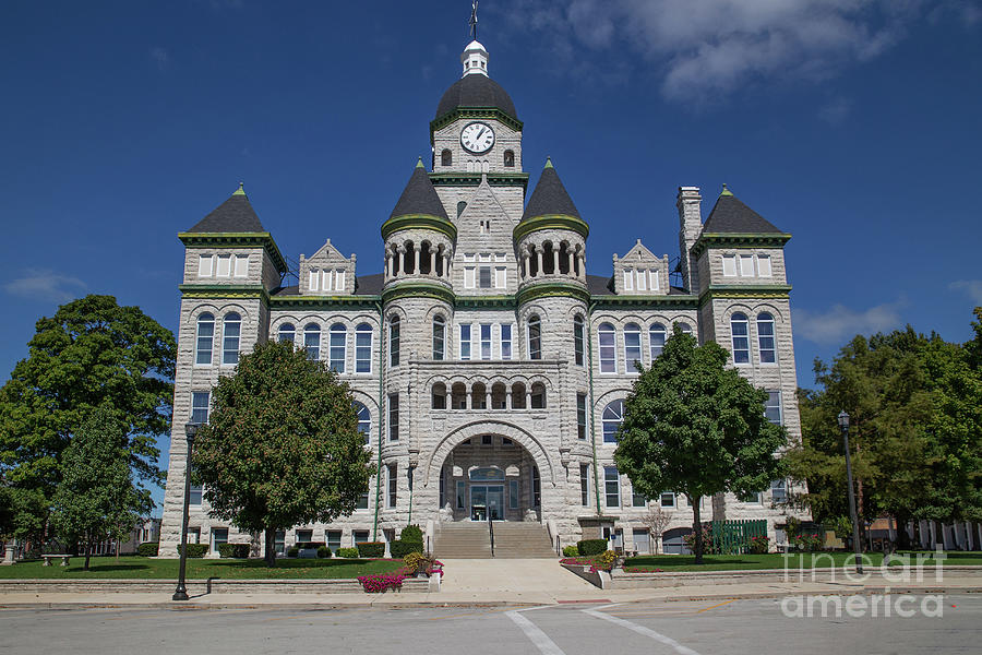 Jasper County Courthouse Photograph by Lynn Sprowl