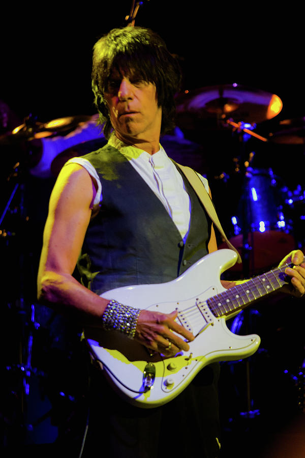 Jeff Beck In Concert Photograph by Thomas Leparskas