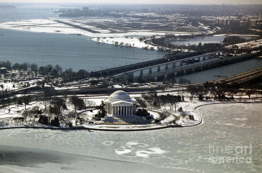 Jefferson And The Potomac Photograph by Skip Willits