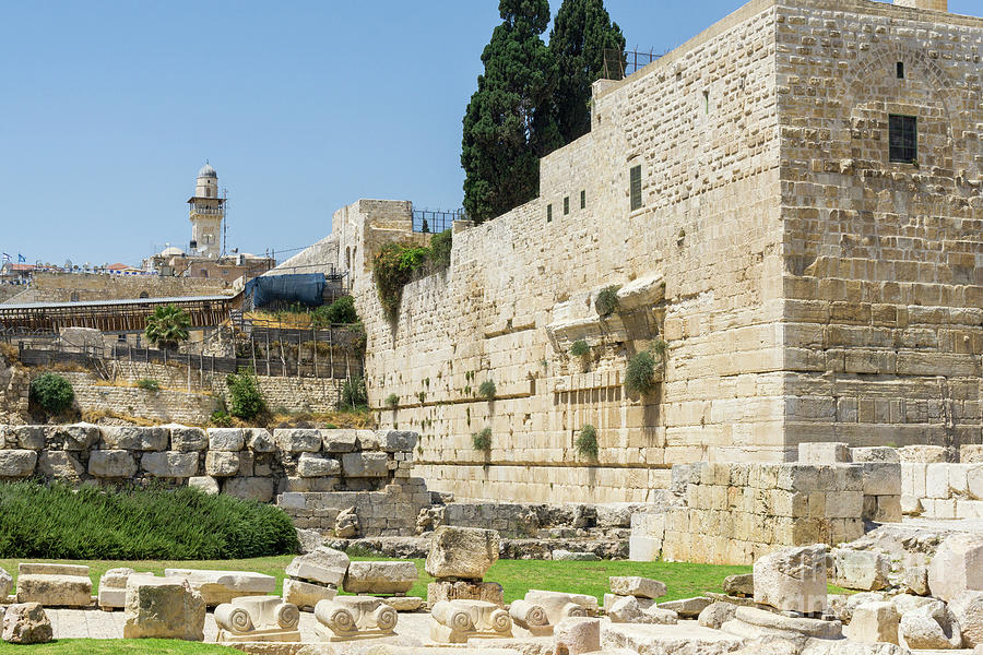 Jerusalem Archaelogical Park at the southern end of the Temple M Photograph by William Kuta