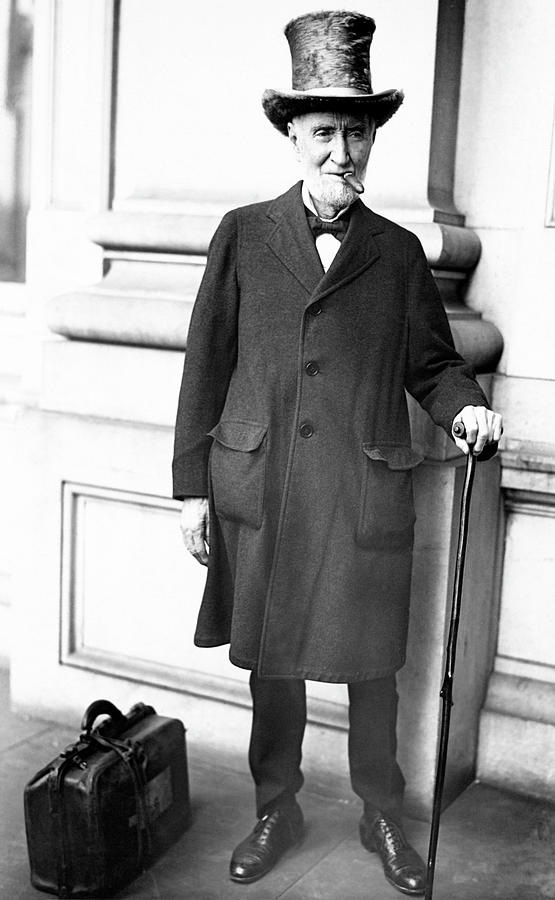 Joe Cannon Leaving Congress After 46 Years - 1922 Photograph by War Is ...