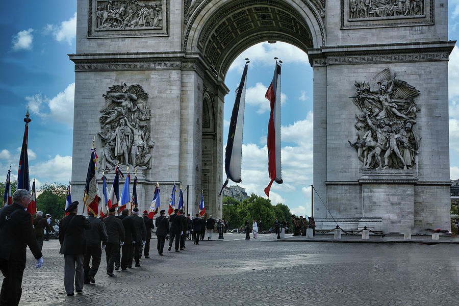 July 14 Arc de Triomphe Celebration  Photograph by Chuck Kuhn