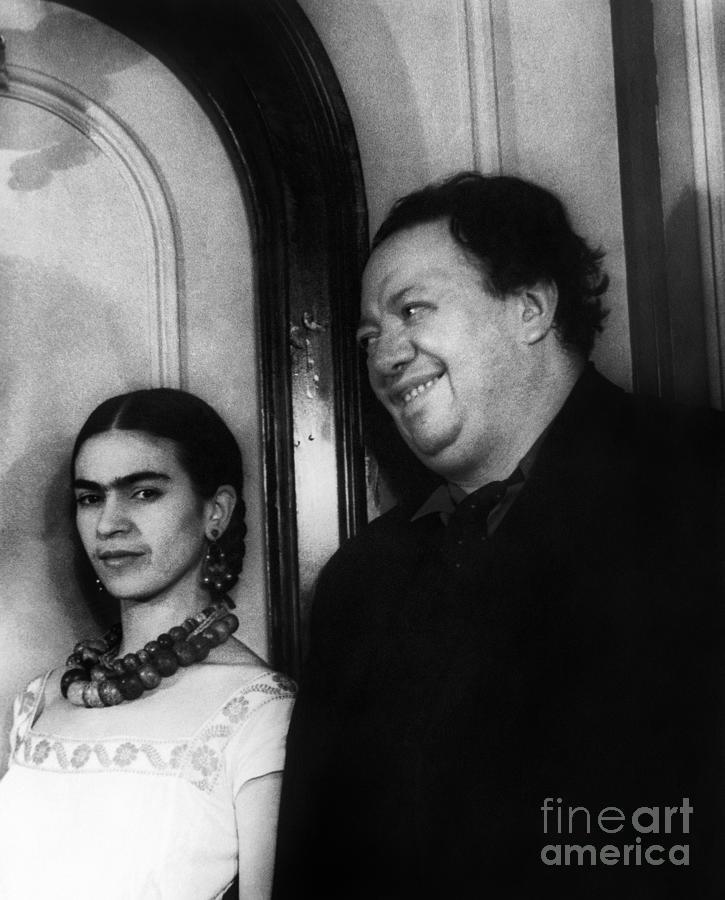 Kahlo And Rivera, 1932 Photograph by Carl Van Vechten