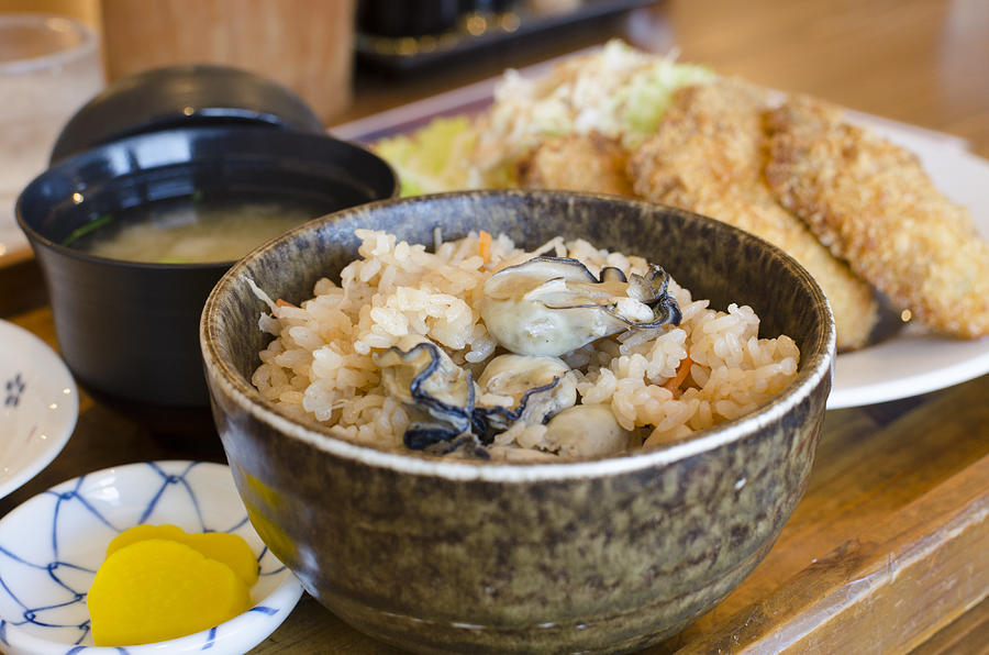 Kaki Meshi Teishoku (Set Menu Featuring Steamed Oysters on Rice) Photograph by Yuga Kurita