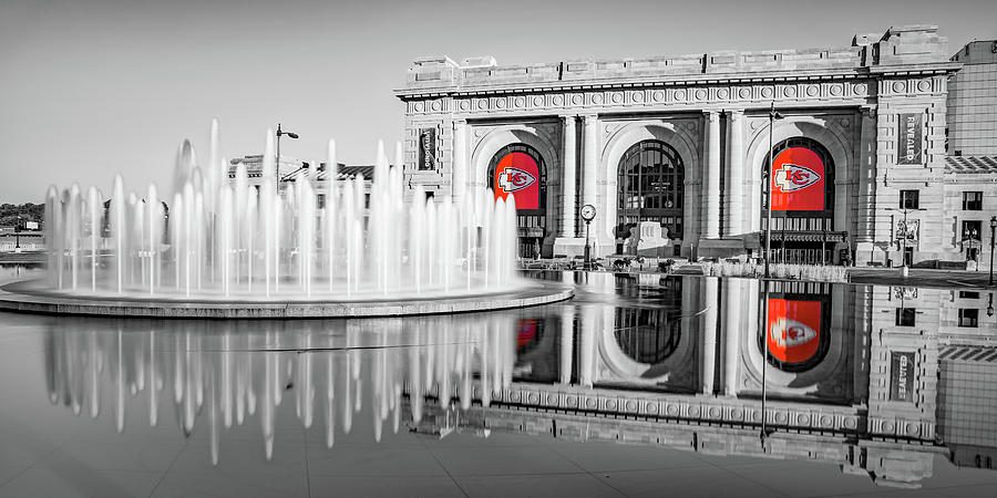Kansas City Bloch Fountain And Chiefs Banners Panorama - Selective Color Photograph