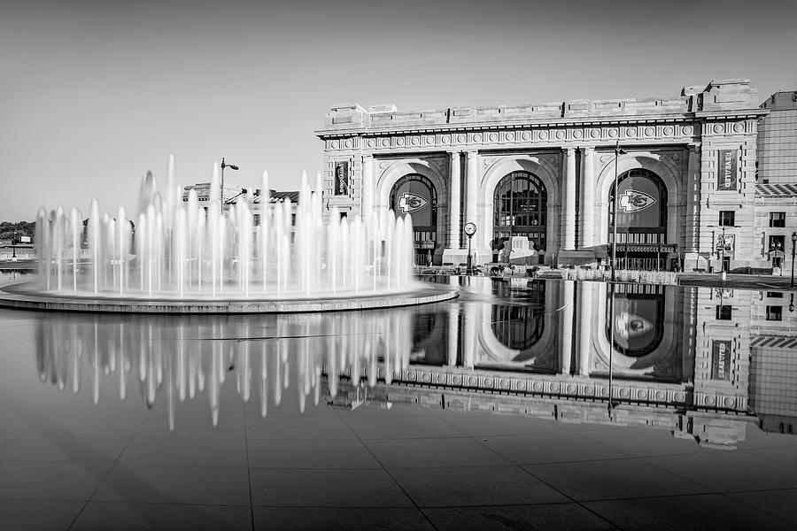 Kansas City Fountain And Union Station With Chiefs Banners - Black And White Photograph