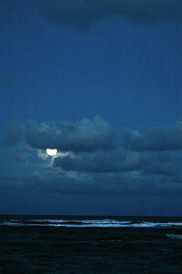 Kapoho Moon Rising  Photograph by Lehua Pekelo-Stearns