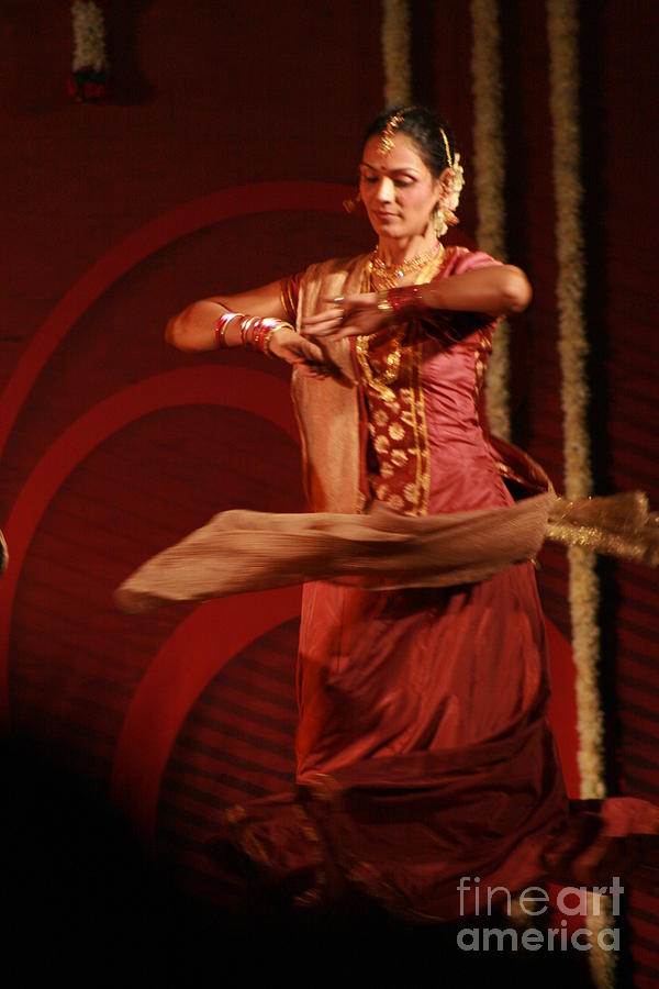 Kathak Poses By Kathak Dancer Stock Photo - Download Image Now - Kathak,  Dancer, Dancing - iStock