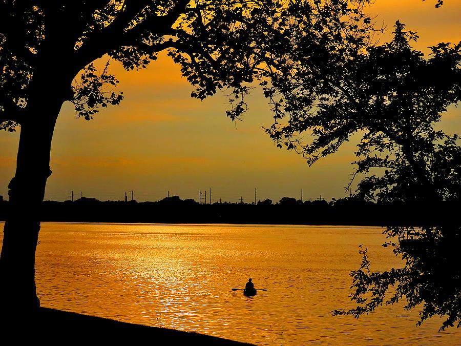 Kayaking on the Delaware at Sundown Photograph by Linda Stern