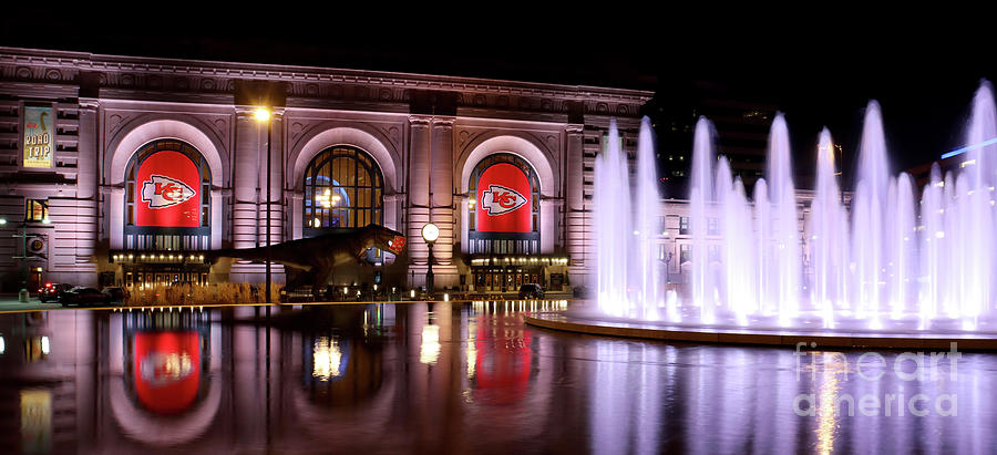 Kansas City Photograph - KCUnionStationFountain-8557 by Gary Gingrich Galleries