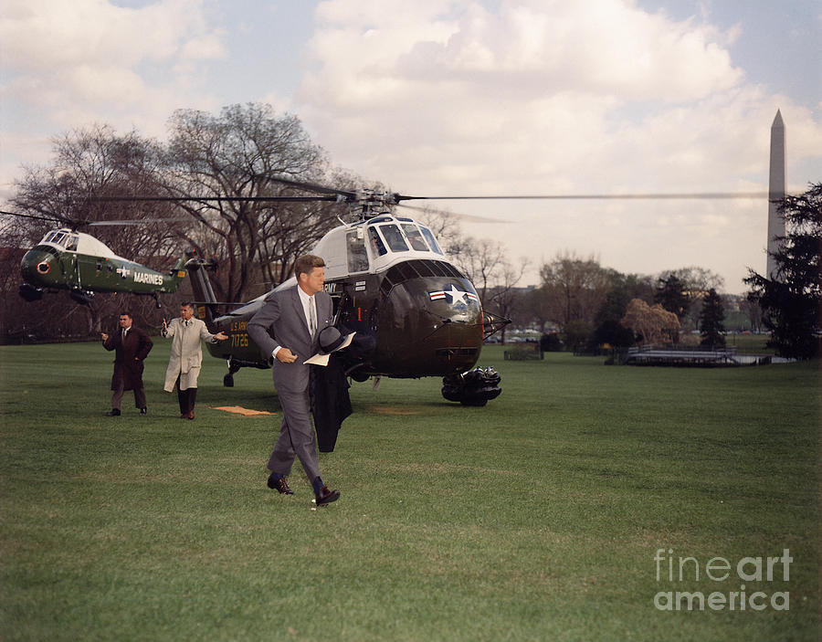 Kennedy on the South Lawn with Marine One Photograph by Robert Knudsen