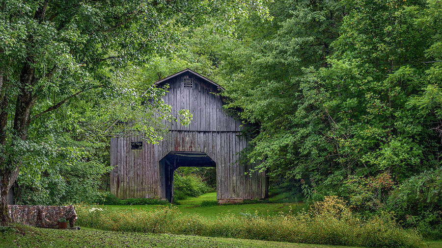 Kentucky Barn 9011 Photograph by Guy Whiteley