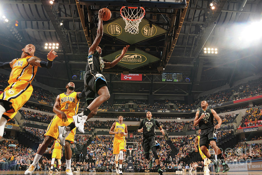 Khris Middleton Photograph by Ron Hoskins