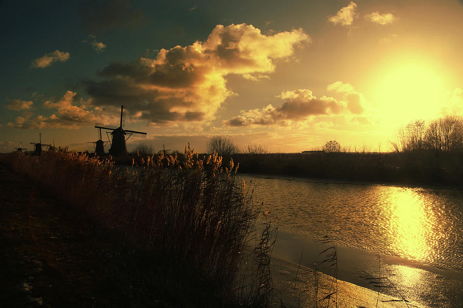 Kinderdijk Evening Digital Art by Edward Galagan